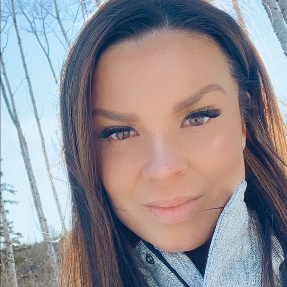 Meet your Posher, Jackie - Picture 2 of 2